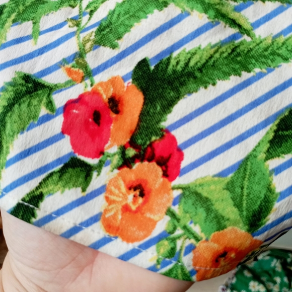 Off Shoulder Floral Striped Top - Picture 7 of 9